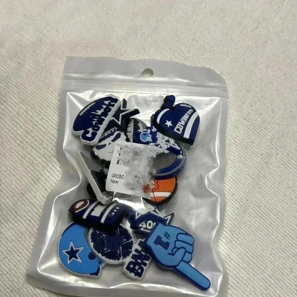 Dallas Cowboys Croc Charms. NFL Croc Charms. - Picture 4 of 4